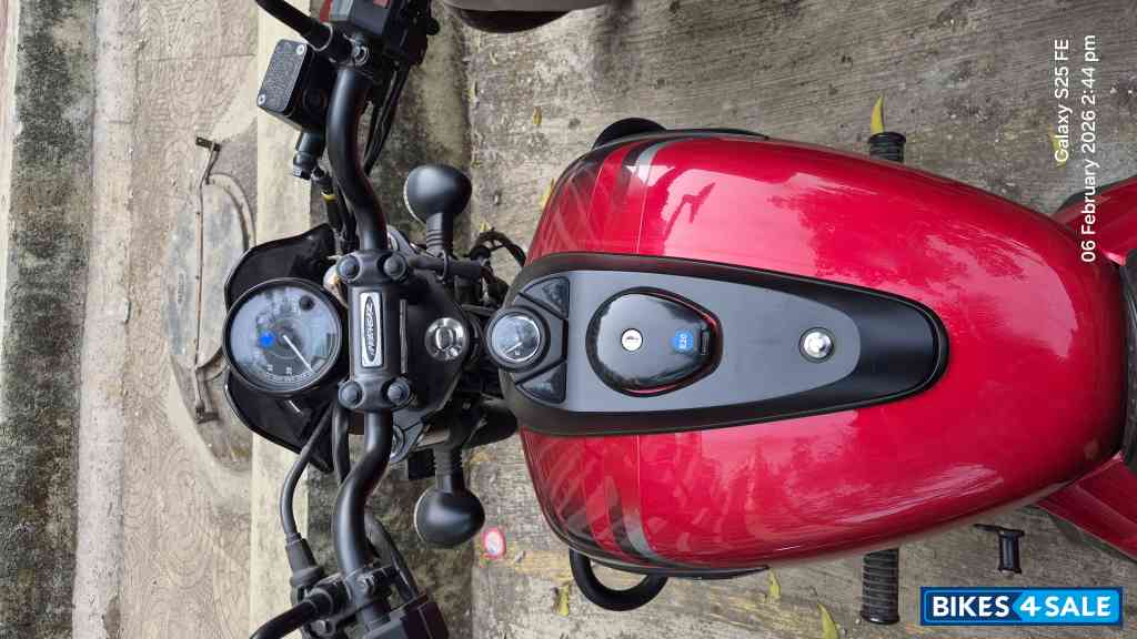 Wine Red Bajaj Avenger Street 160 BS6