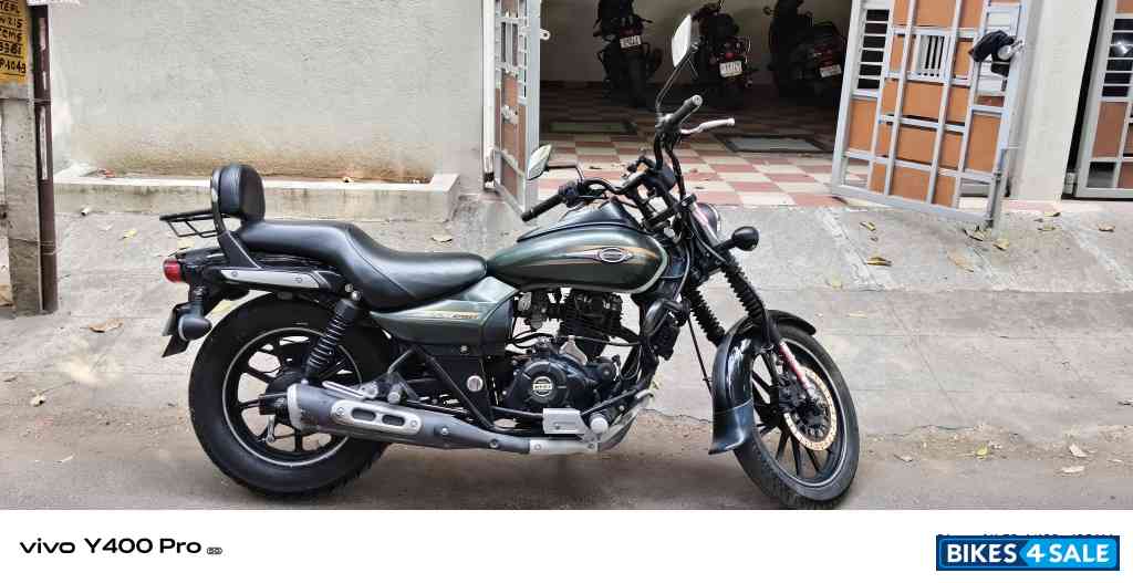 Green Bajaj Avenger Street 220