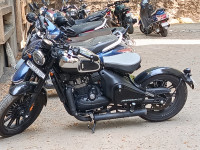 Jawa 42 Bobber Black Mirror 2025 Model