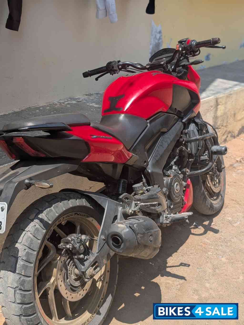 Red Bajaj Dominar 400