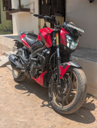 Red Bajaj Dominar 400