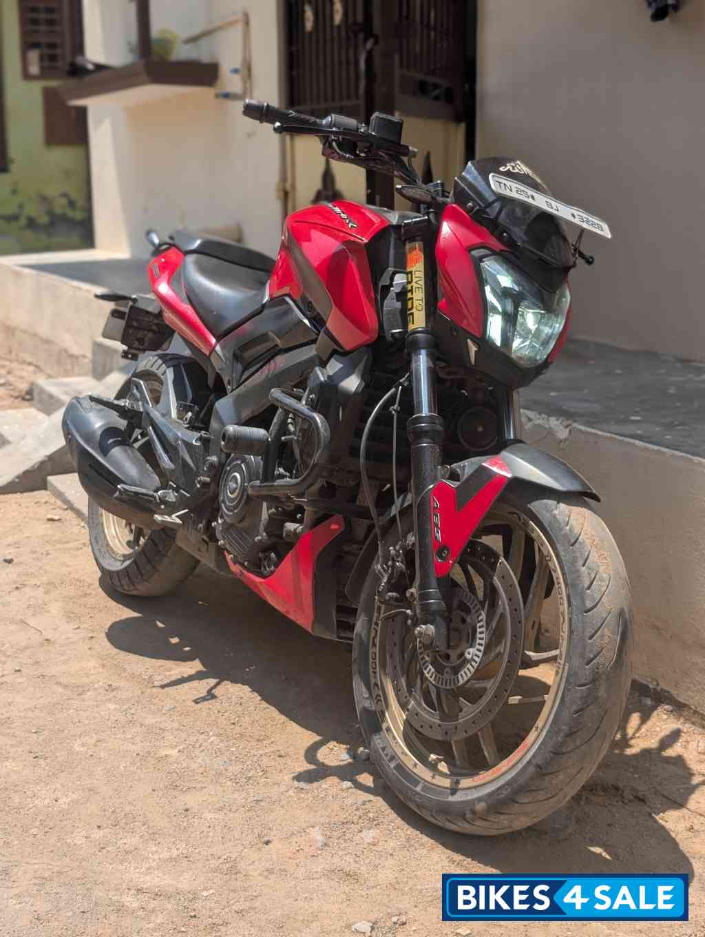 Red Bajaj Dominar 400