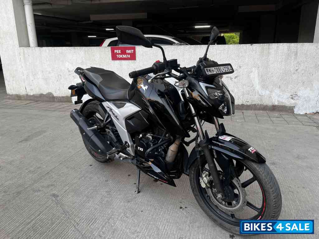 TVS Apache RTR 160 4V BS6