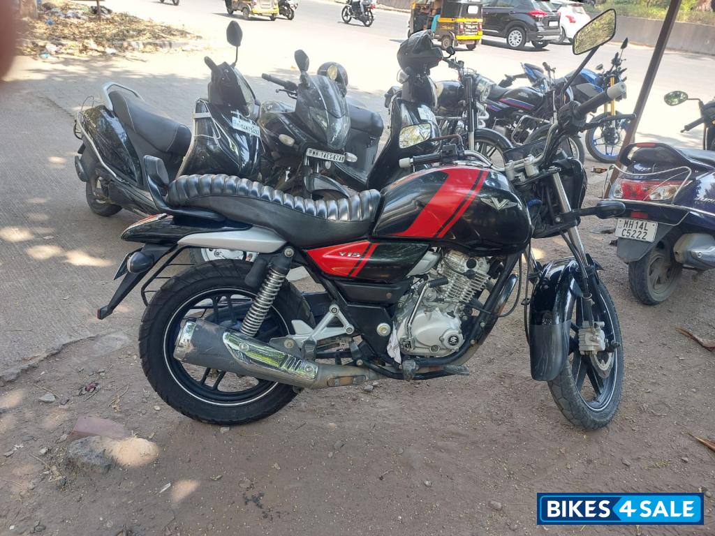 Bajaj V15
