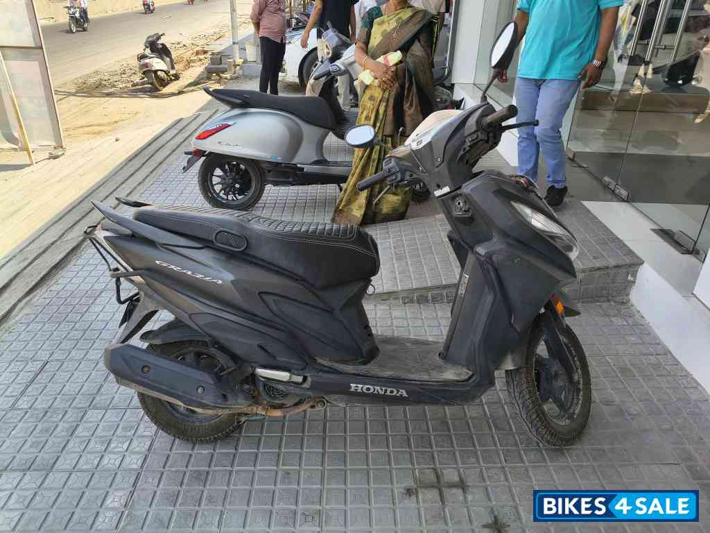 Grey Black Honda Grazia 125 BS6