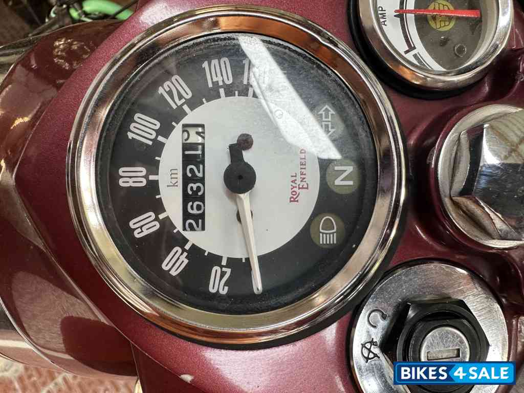 Maroon Royal Enfield Classic 350 Maroon Royal Enfield Classic 350