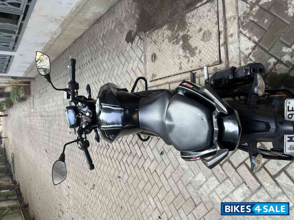 Black TVS Apache RTR 200 4V