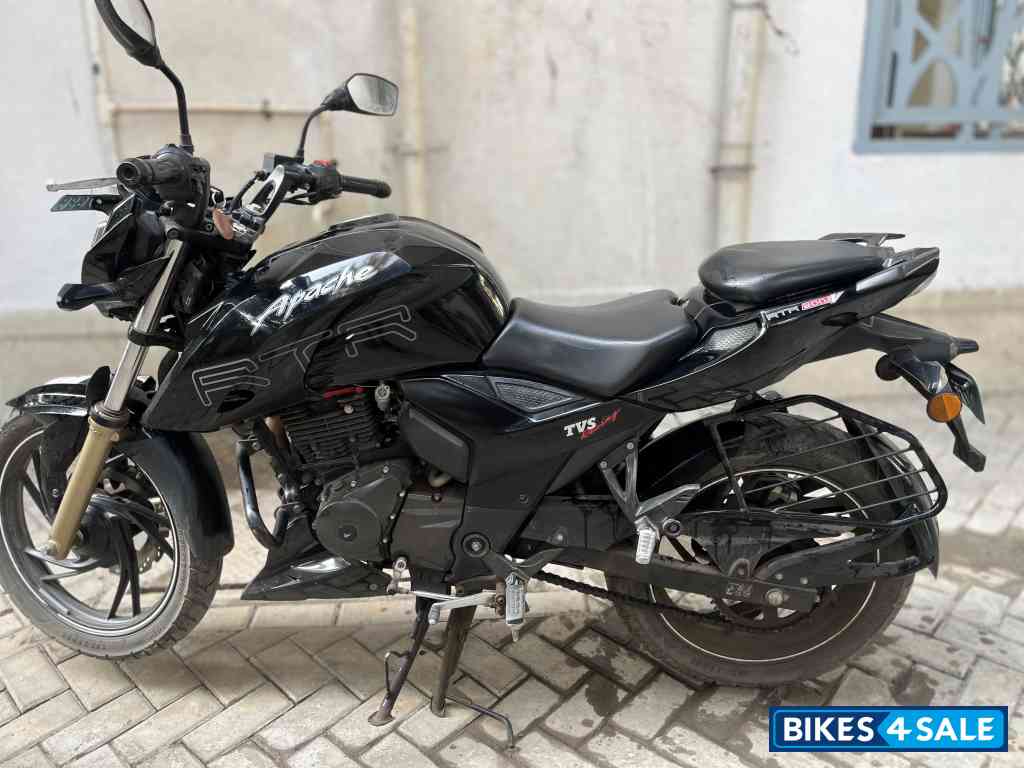 Black TVS Apache RTR 200 4V
