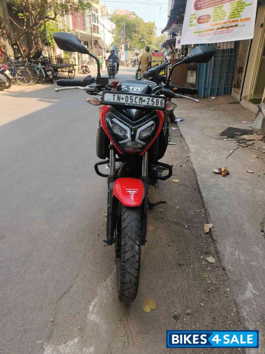 Red TVS Raider Split Seat