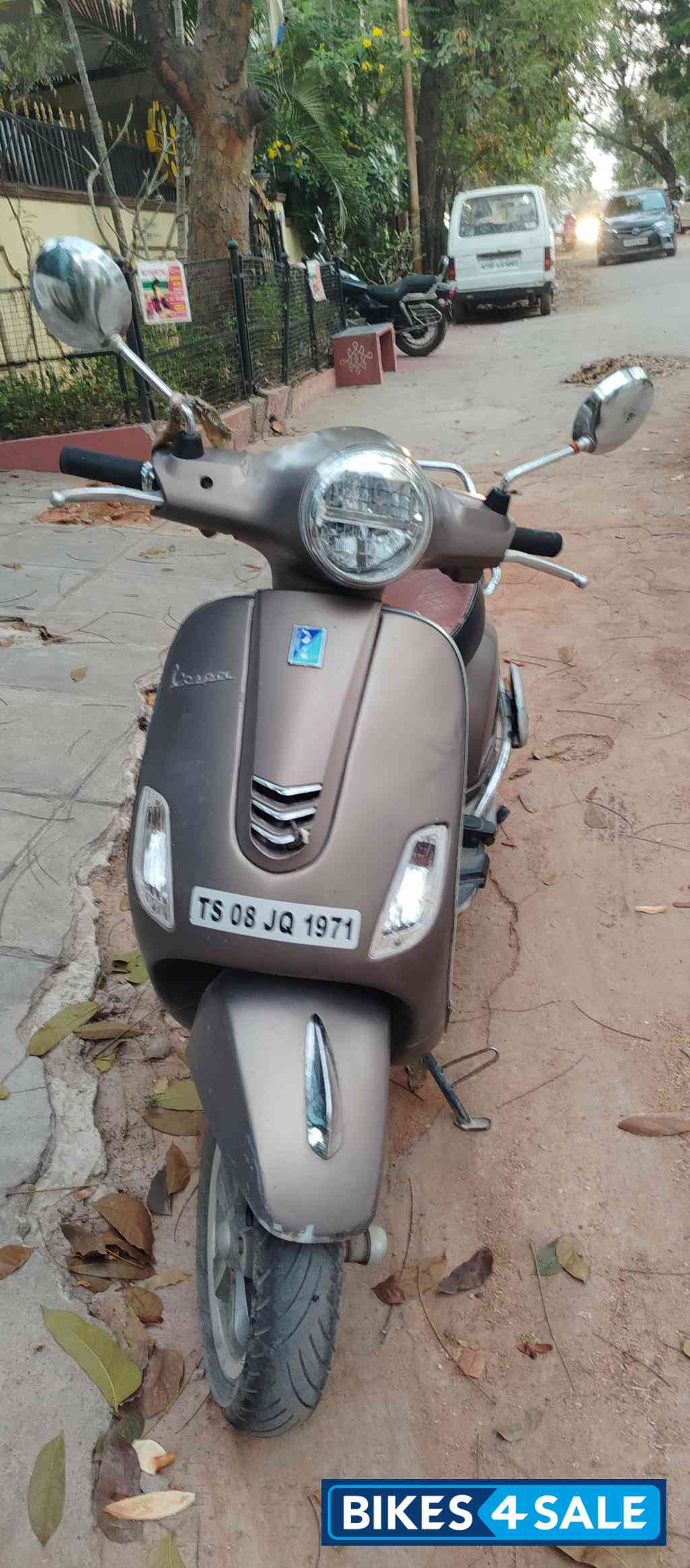 Matt Brown Vespa VX 125