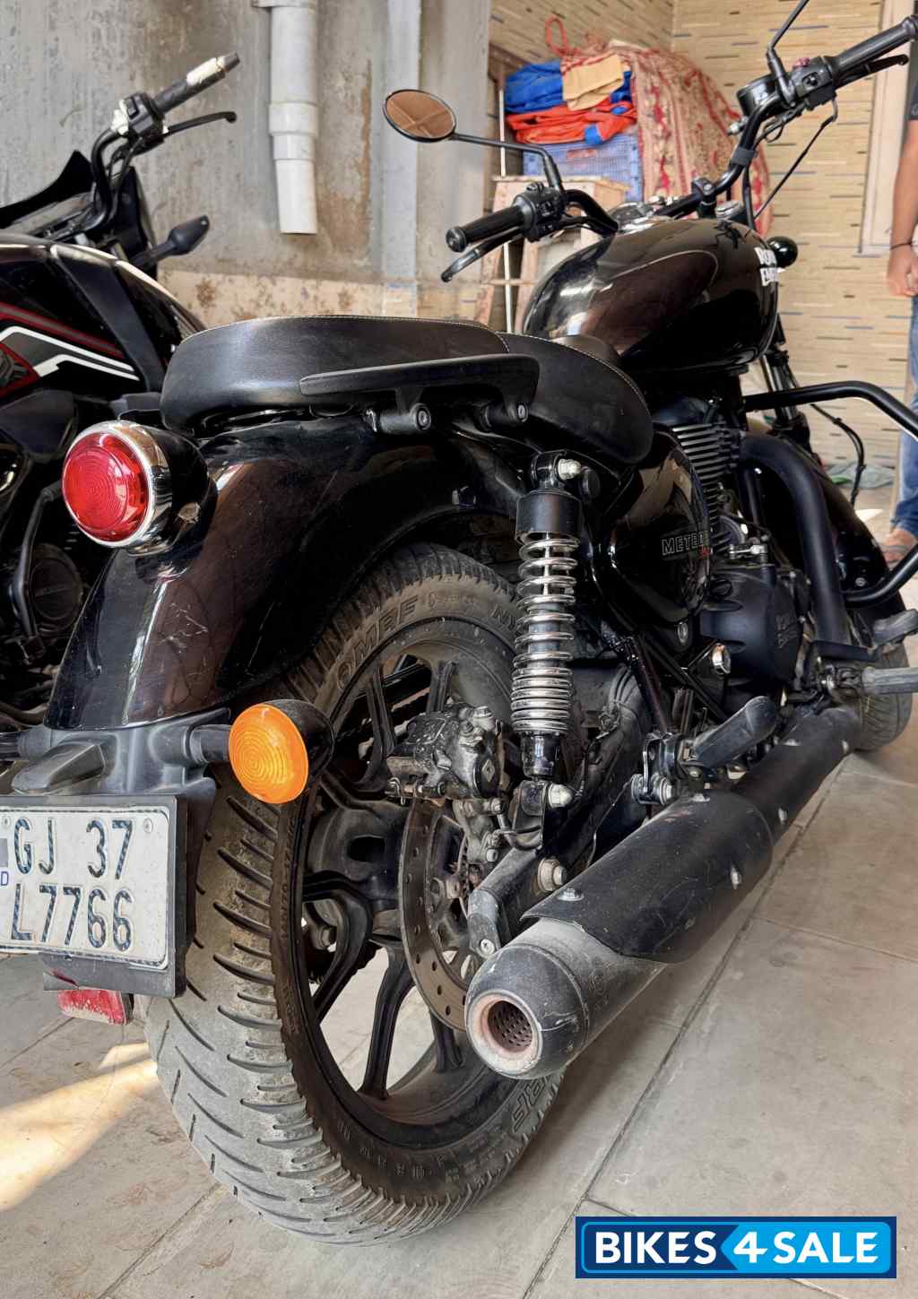 Black Royal Enfield Meteor 350 Fireball