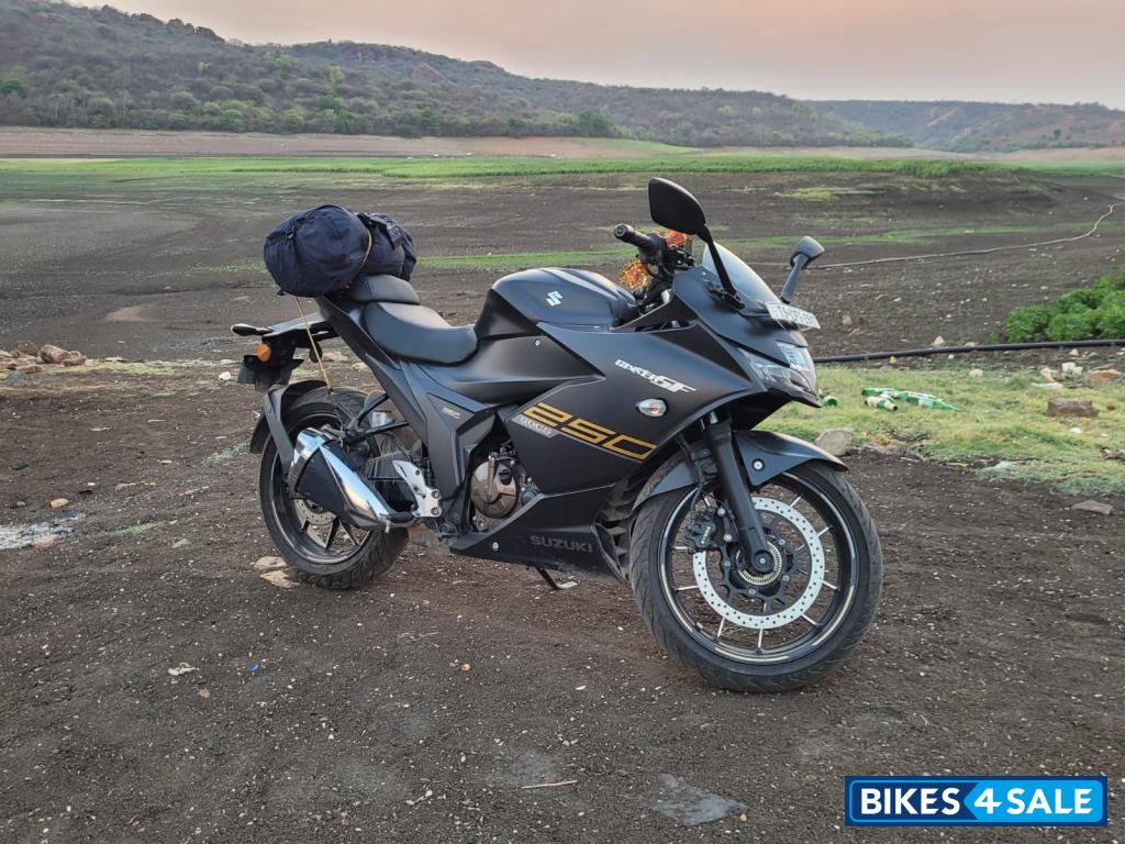 Matte Black Suzuki Gixxer SF 250 BS6
