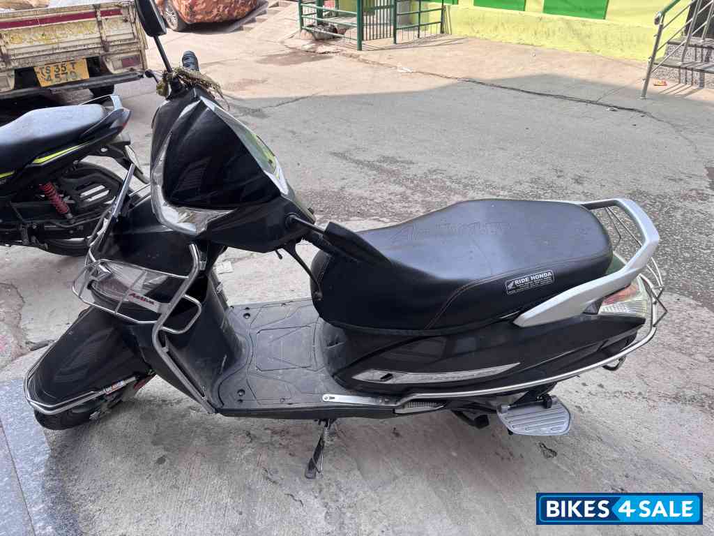 Grey Honda Activa 125