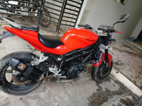Red Hyosung GT650N