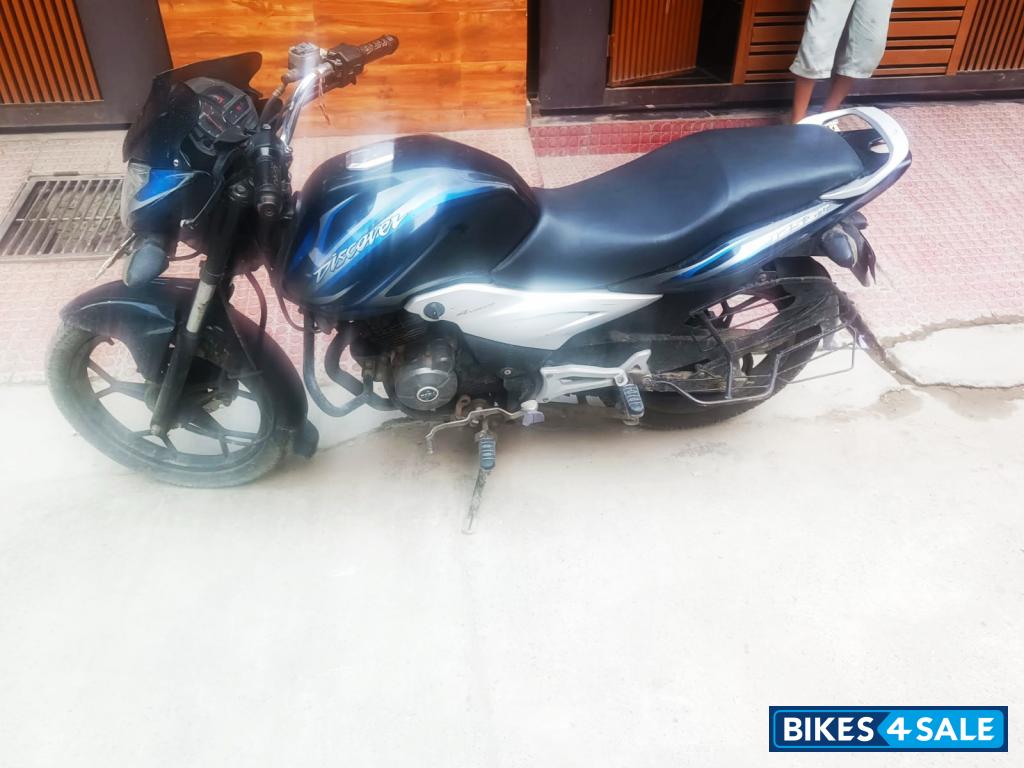 Bajaj Discover 125 ST