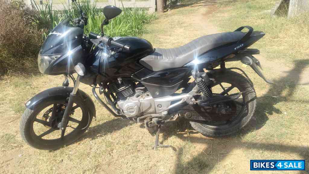 Black Bajaj Pulsar 150 DTSi