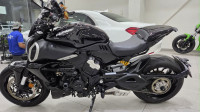 Black Ducati Diavel V4