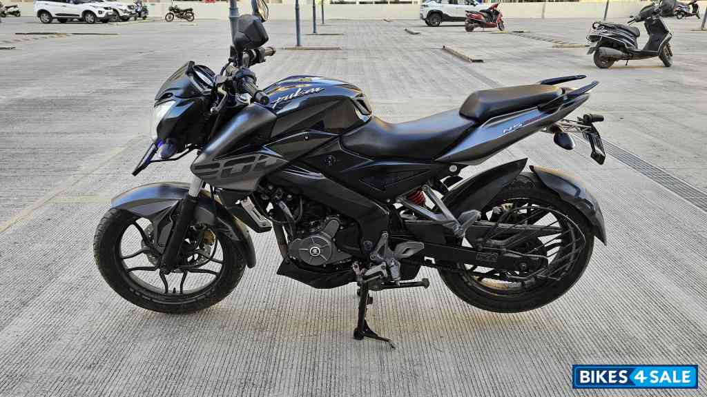 Bajaj Pulsar NS200