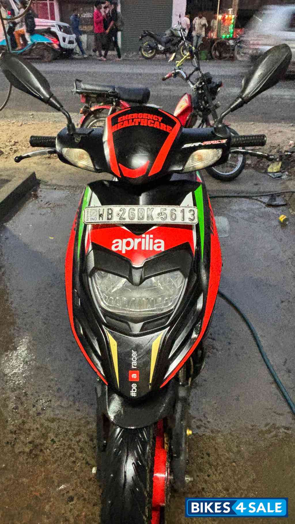 Red-black Aprilia SR 160 Race ABS