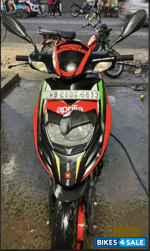 Red-black Aprilia SR 160 Race ABS