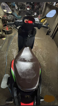 Red-black Aprilia SR 160 Race ABS