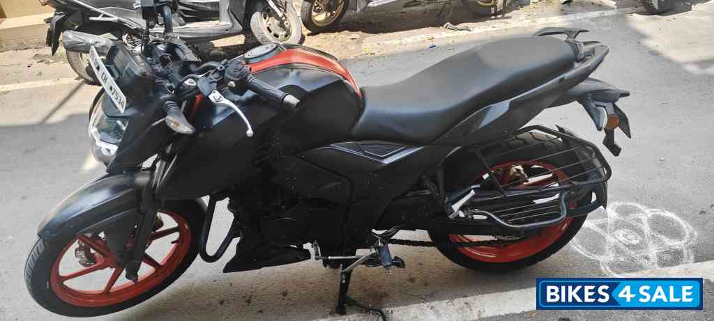 Matt Black TVS Apache RTR 160 4V Special Edition Matt Black TVS Apache RTR 160 4V Special Edition