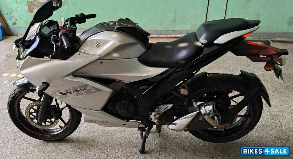 Silver And Black Suzuki Gixxer SF
