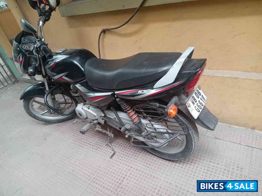 Black Bajaj CT 100