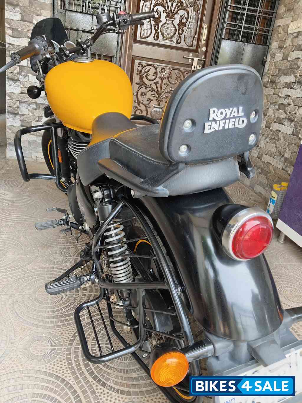 Yellow Royal Enfield 2022 Meteor 350