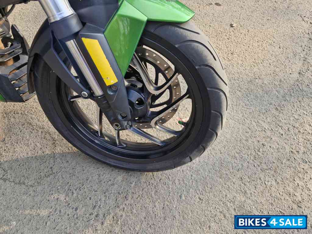 Bajaj Dominar 400 ABS BS6