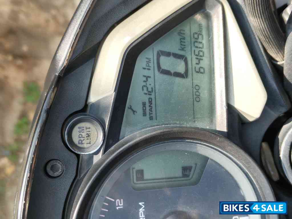 Black And Grey Bajaj Pulsar NS200