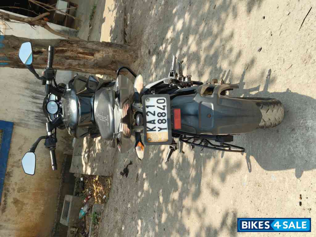 Black And Grey Bajaj Pulsar NS200