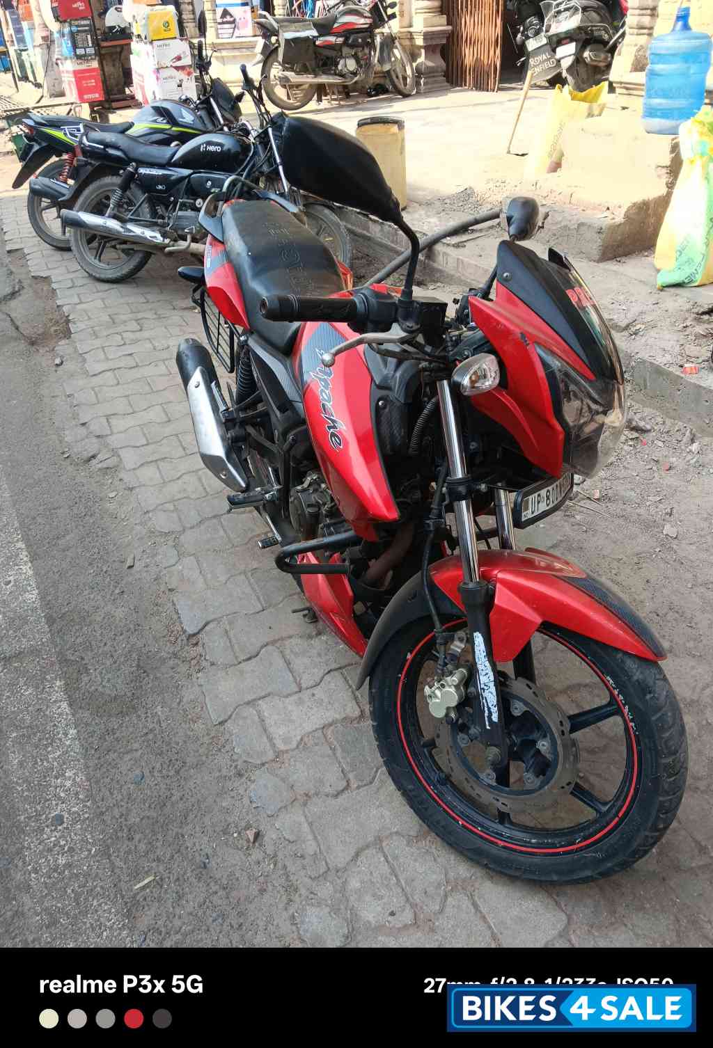 Red TVS Apache RTR 160