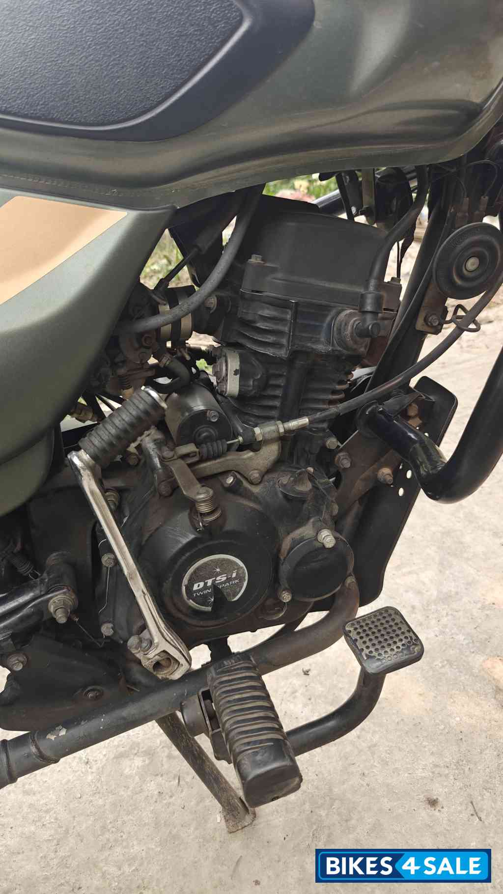 Matte Wild Green Bajaj CT 110 ES