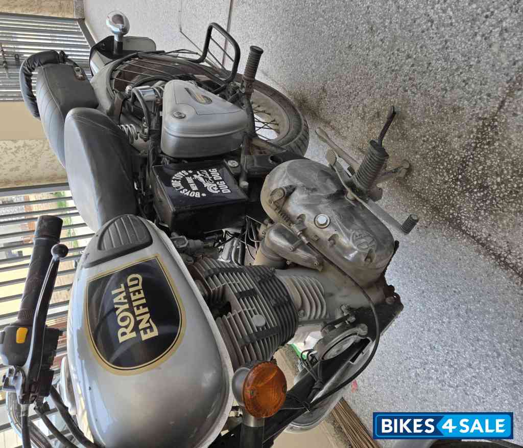 Silver Royal Enfield Classic 350