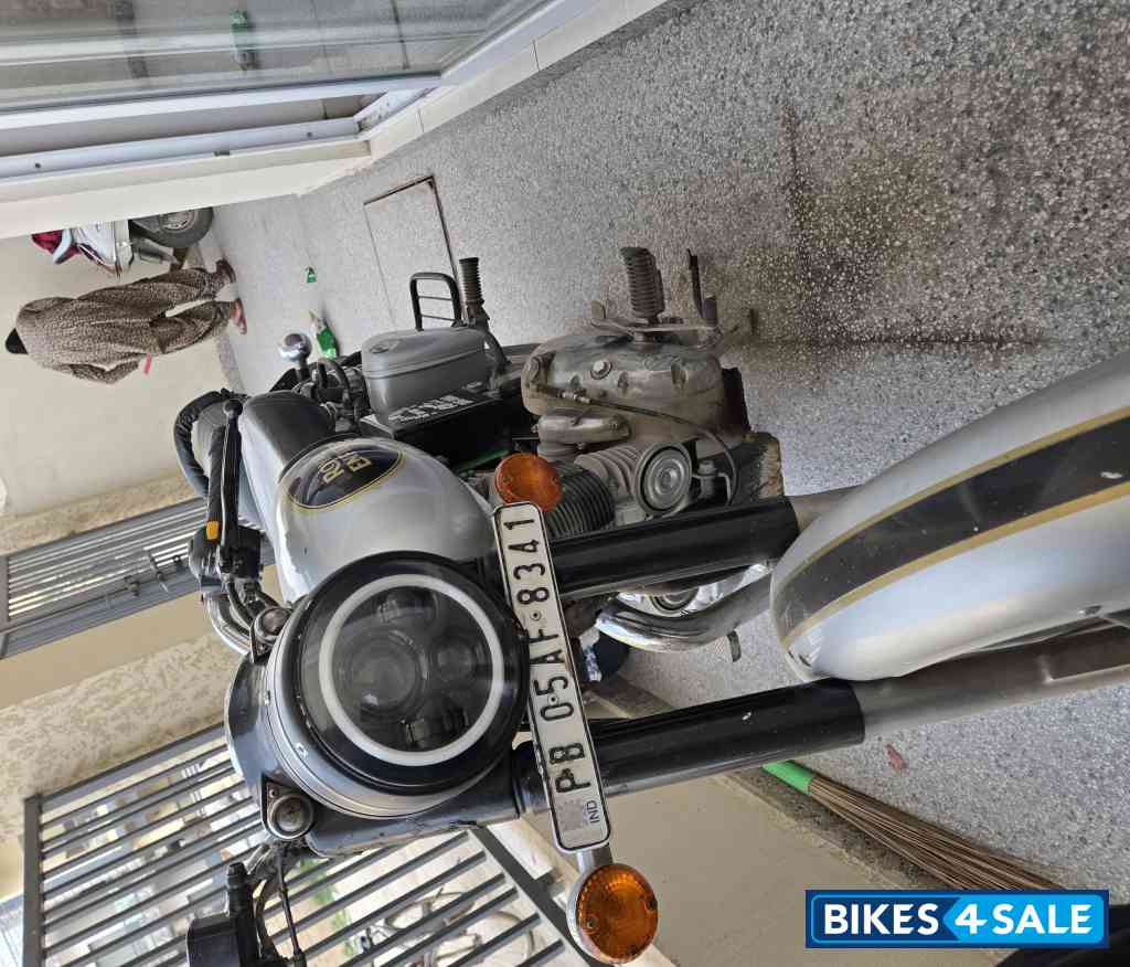 Silver Royal Enfield Classic 350