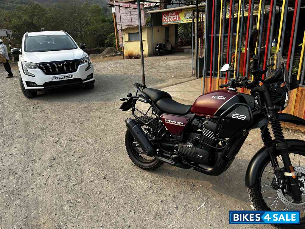 Yezdi Adventure Matte 2024