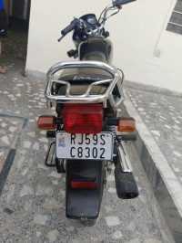 Black Grey Stripe Hero Splendor Plus