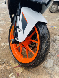 White & Orange KTM RC 125 2020