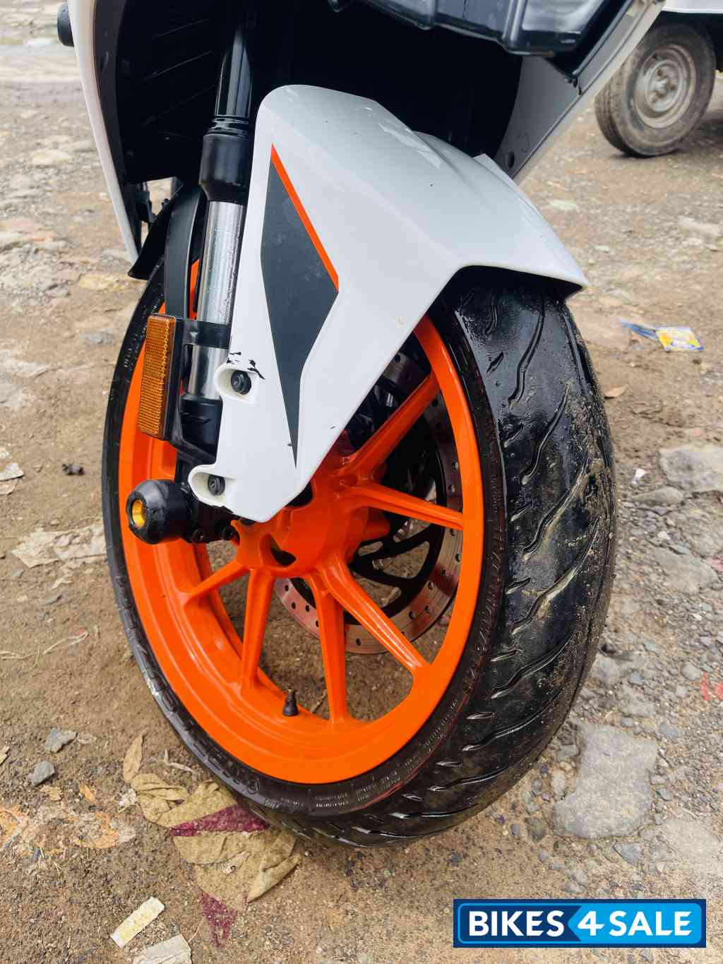 White & Orange KTM RC 125 2020