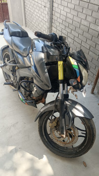 Black Bajaj Pulsar NS200