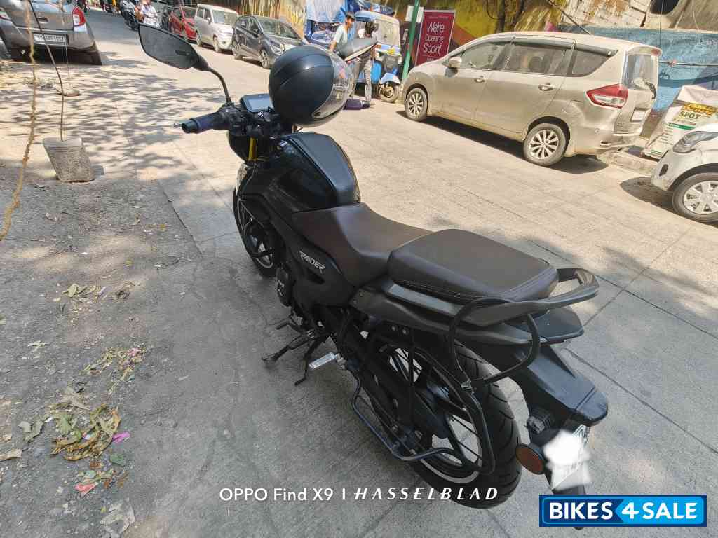 Wicked Black TVS Raider 125