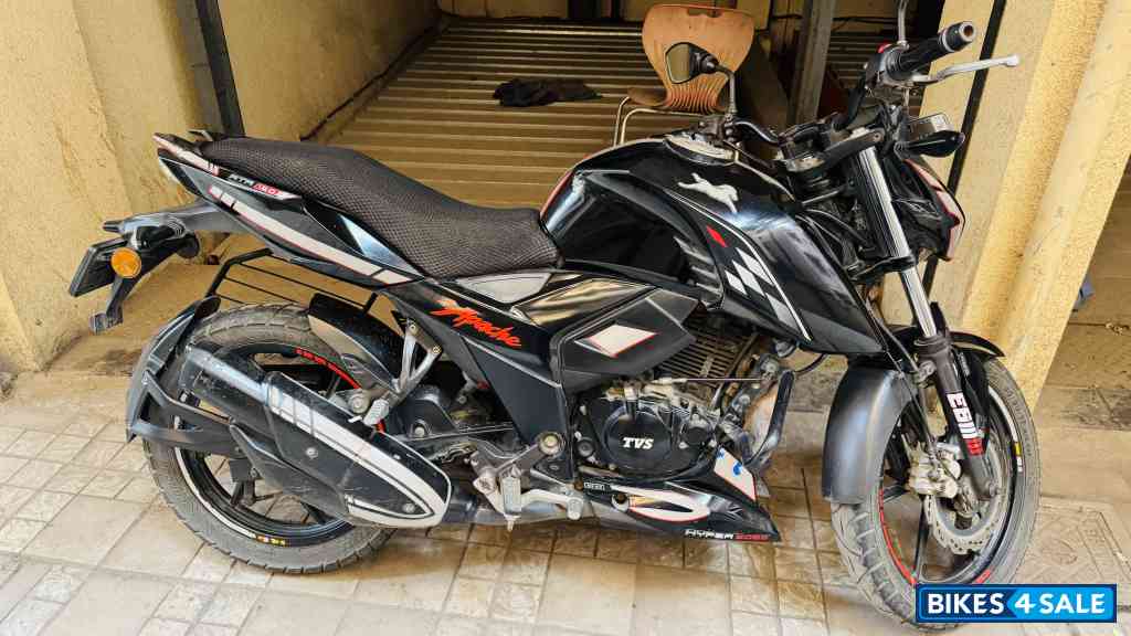 TVS Apache RTR 160 4V BS6