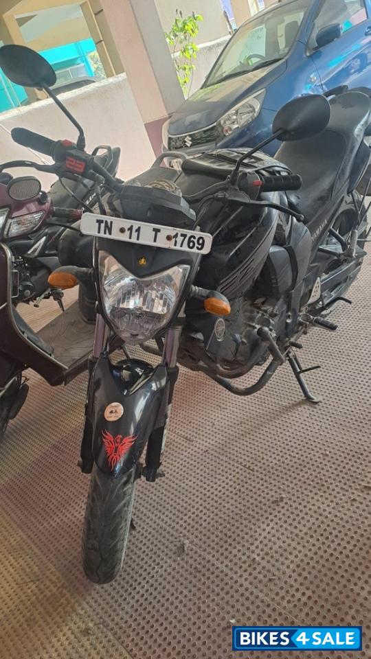 Black Yamaha FZ16