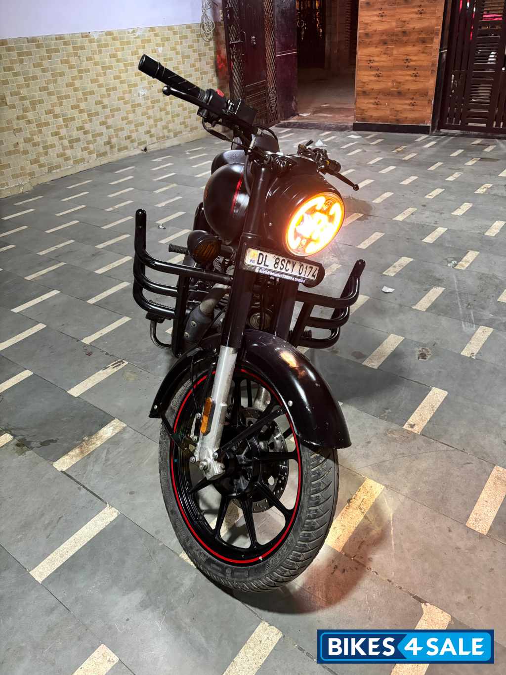 Royal Enfield Classic Stealth Black