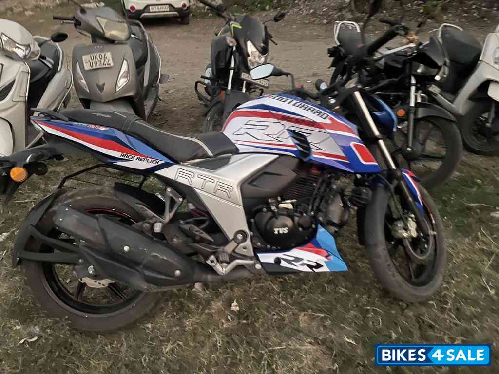 TVS Apache RTR 160 4V BS6