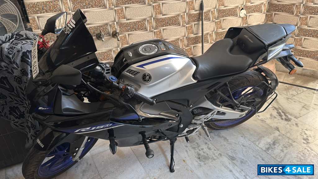 Yamaha R15M