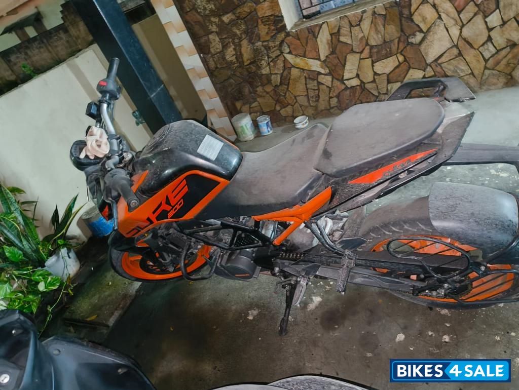 Electronic Orange KTM Duke 200