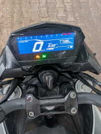 White Hero Xtreme 160R