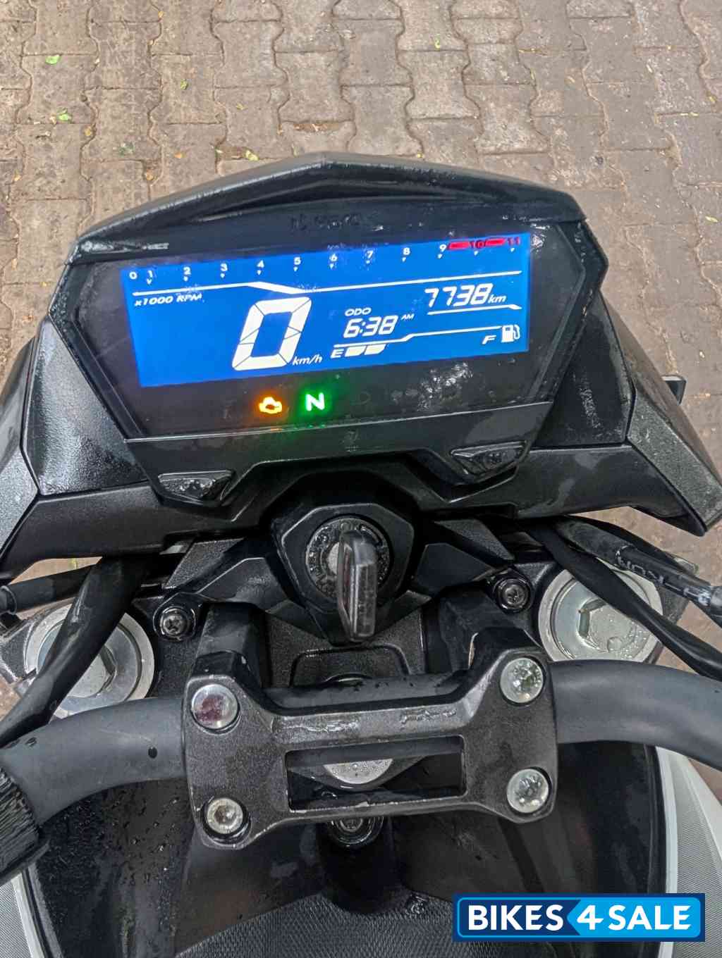 White Hero Xtreme 160R White Hero Xtreme 160R